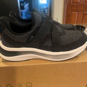 NIB OrthoFeet brand Naya Hands -Free womens shoes